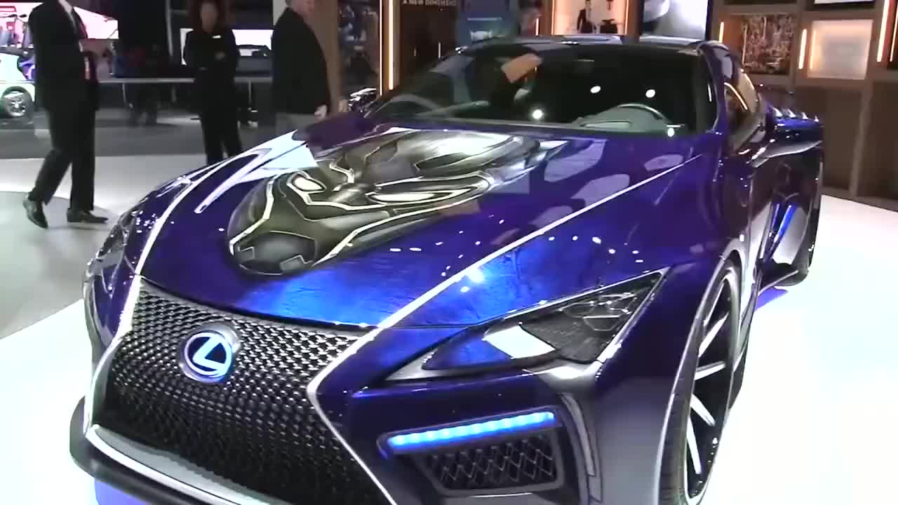 雷克萨斯研发了15年的闪蝶蓝油漆八万一升这要是蹭一下补漆都不行