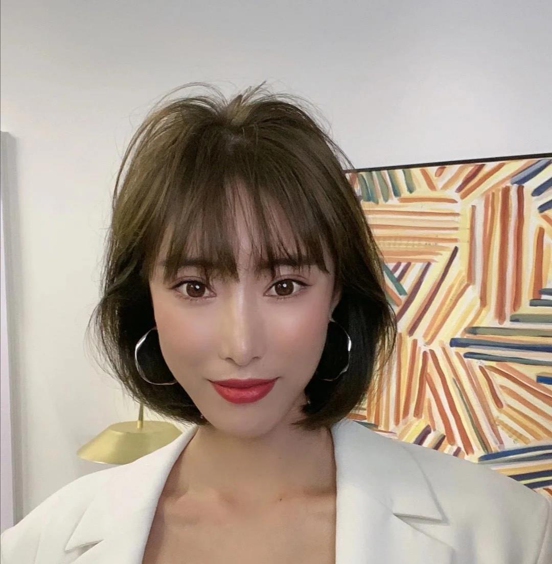 40岁流行的发型女,今年流行啥发型女40岁 适合40岁女人的发型,这几款贵气时髦又百搭,还很好打理