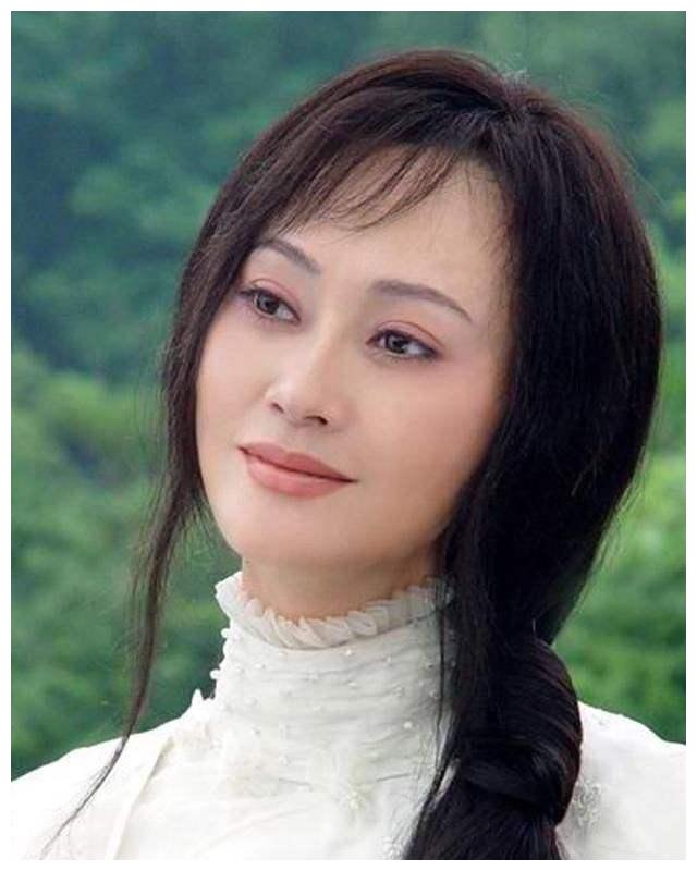 宋佳女儿张楚楚,意外"弑父"张学津,人前背后两副面孔引人深思