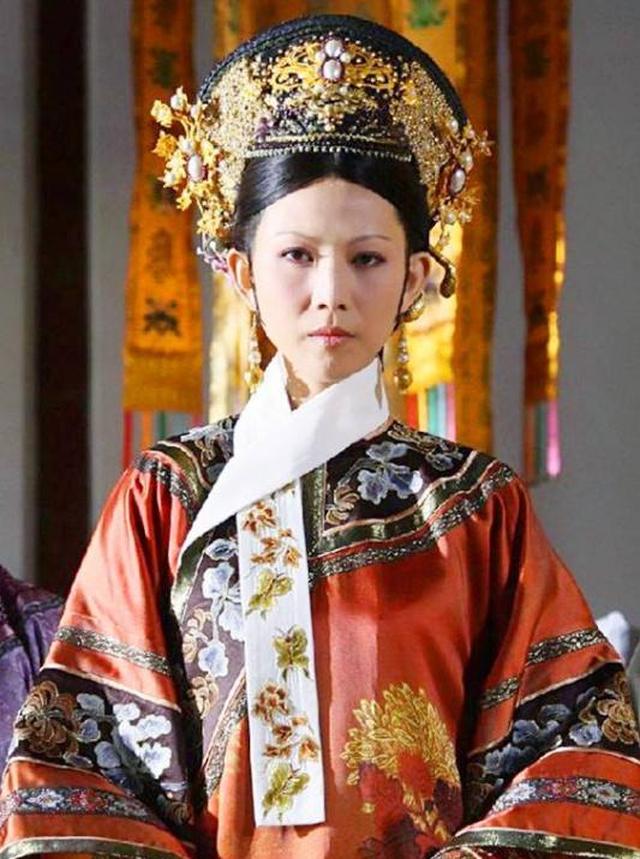 《甄嬛传》皇后为何每晚卸妆是自己摘耳环?原来古代正妻是这样的