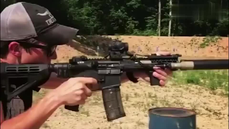 hk416步枪加装上消音器之后会怎样这效果不是一般的好