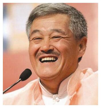 他参加春晚演小品紧张到忘词,随口瞎编9个字,却成了经典台词休闲区蓝鸢梦想 - Www.slyday.coM 他参加春晚演小品紧张到忘词,随口瞎编9个字,却成了经典台词休闲区蓝鸢梦想 - Www.slyday.coM