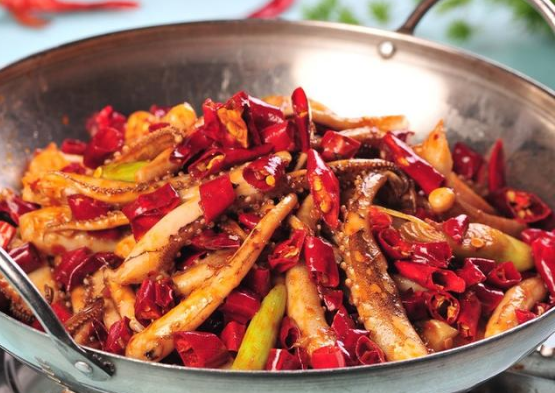 家常干锅八爪鱼,肉质q弹,味道鲜美,香辣过瘾