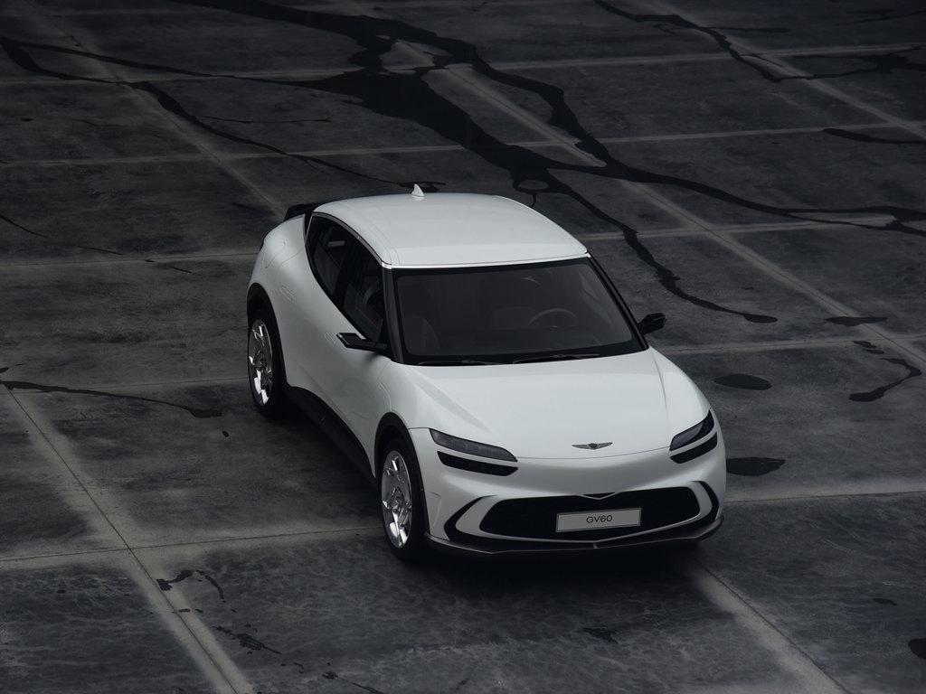 又一豪华轿跑SUV来了!配水晶球挡杆,4秒破百,车标带“翅膀”休闲区蓝鸢梦想 - Www.slyday.coM 又一豪华轿跑SUV来了!配水晶球挡杆,4秒破百,车标带“翅膀”休闲区蓝鸢梦想 - Www.slyday.coM