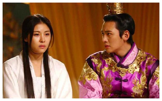 她是我国唯一的外国皇后,刚登上后位,就让儿子带兵灭掉母国休闲区蓝鸢梦想 - Www.slyday.coM 她是我国唯一的外国皇后,刚登上后位,就让儿子带兵灭掉母国休闲区蓝鸢梦想 - Www.slyday.coM