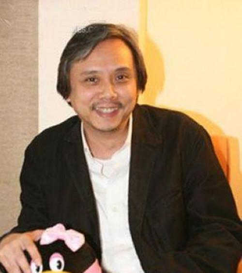 何健威在前几年一直被人说是中邪了,从最新的照片状况上看,确实比