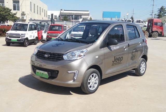 高端四轮电动汽车