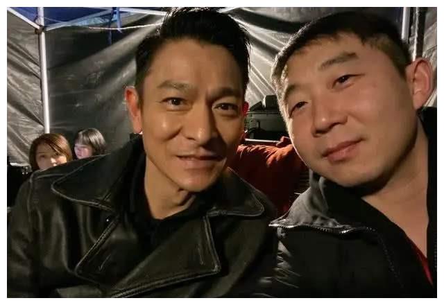 肖央被刘德华扇耳光打到站不稳,导演喊卡后,刘德华立刻上前道歉