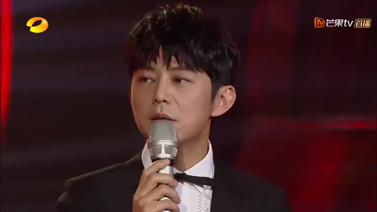 吉克隽逸袁娅维性感演绎《噼里啪啦,嗨爆全场,太燃了!