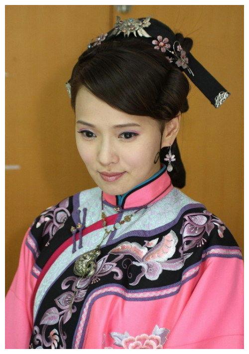 李彩桦,她是《锁清秋》里的江雨萍,情路坎坷的她,今已嫁入豪门