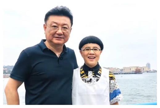在生活中,他是少儿频道主持人: "金龟子"刘纯燕结婚32年的丈夫