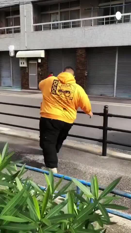 这就是灵活的胖子