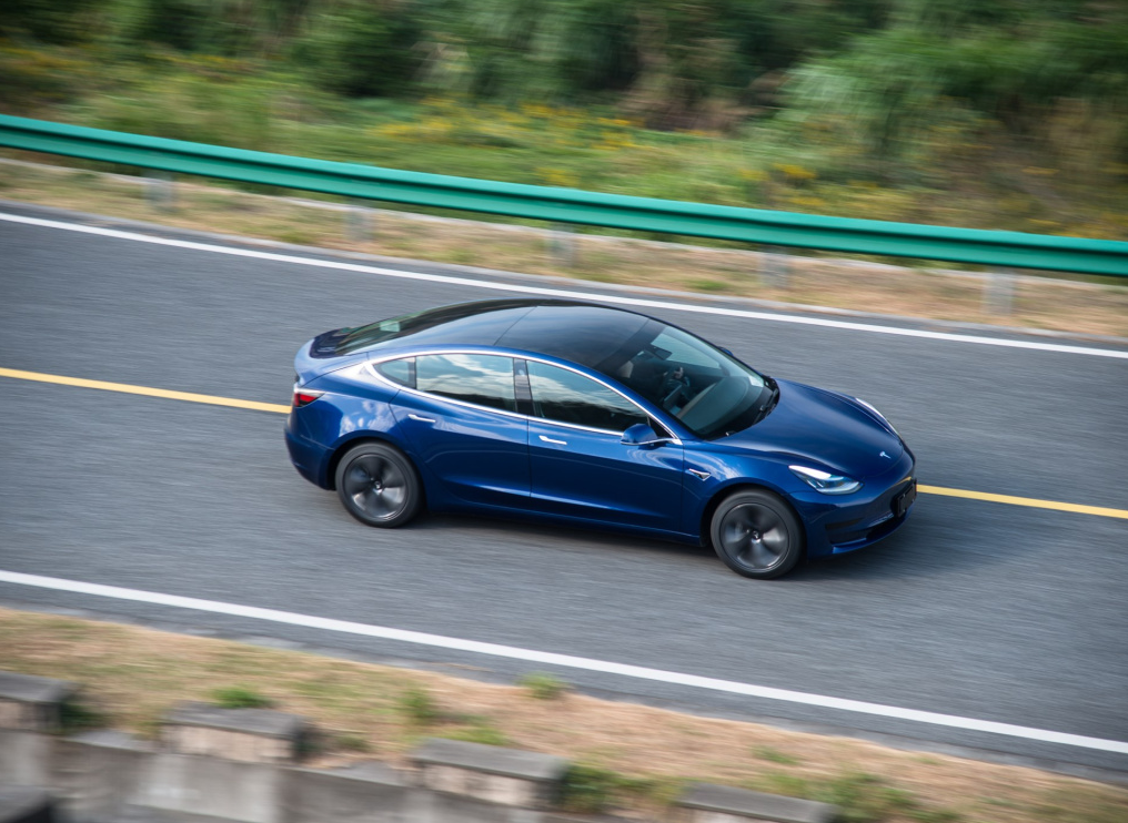 让车内环境更加安静，特斯拉或推“婴儿模式”