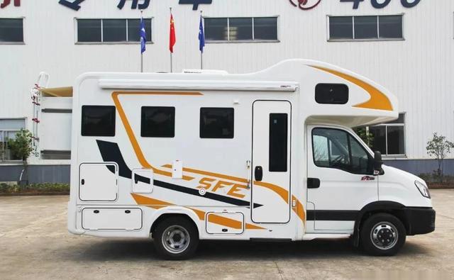 外观好看的房车 7826-kcunqze4077537.jpg