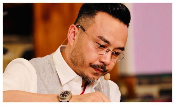 汪涵为"爱钱进"事件发声明!明明合约期都过了,却还要被逼道歉