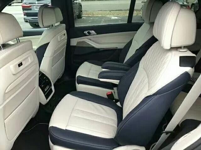 宝马X7港口实拍，就像“大号版”X5，这报价如何？