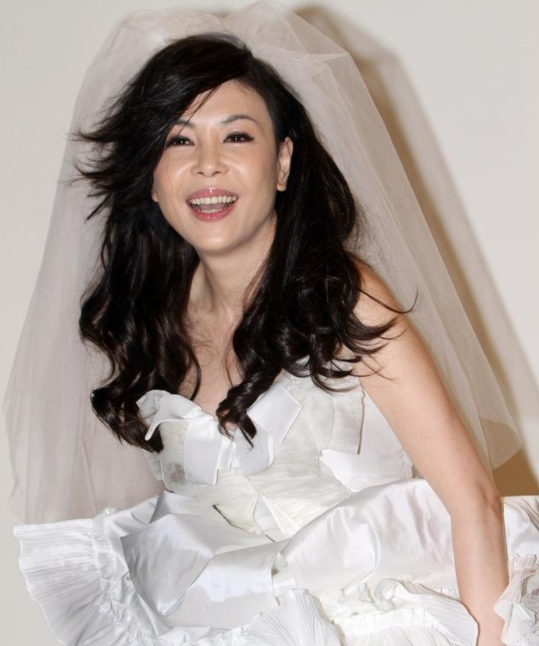 55岁江淑娜近况曝光,退婚后再退圈,坦言:没归宿也快乐