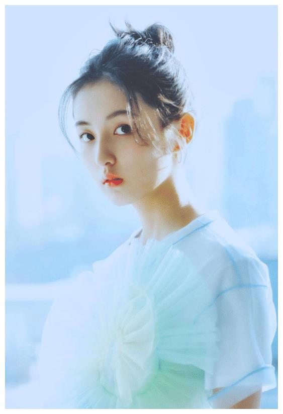 张子枫考上北电艺考第三仅过5天妹妹就更博公布新身份
