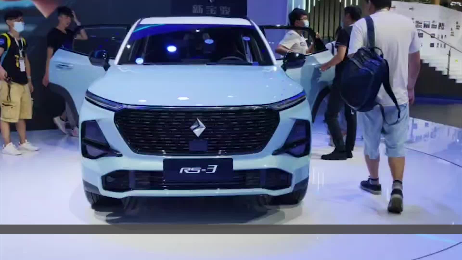 麻辣拍客成都车展丨新宝骏RS-3新增1.5T，价格实惠动力更猛