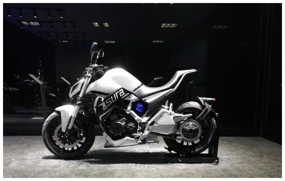 国产机车颜值担当，奔达星罗Asura400造型前卫，价格也美丽
