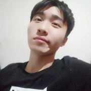 阳光下的沈吃吃