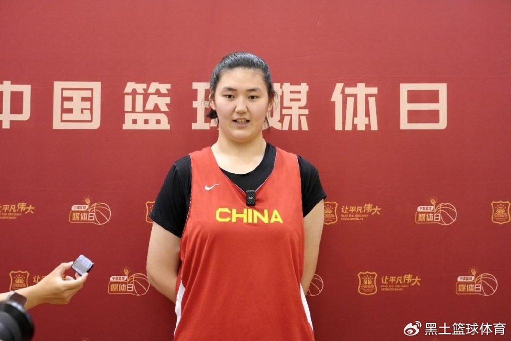 女篮内线又出大杀器，全运会单场抢27篮板，年仅18岁张子宇找到未来搭