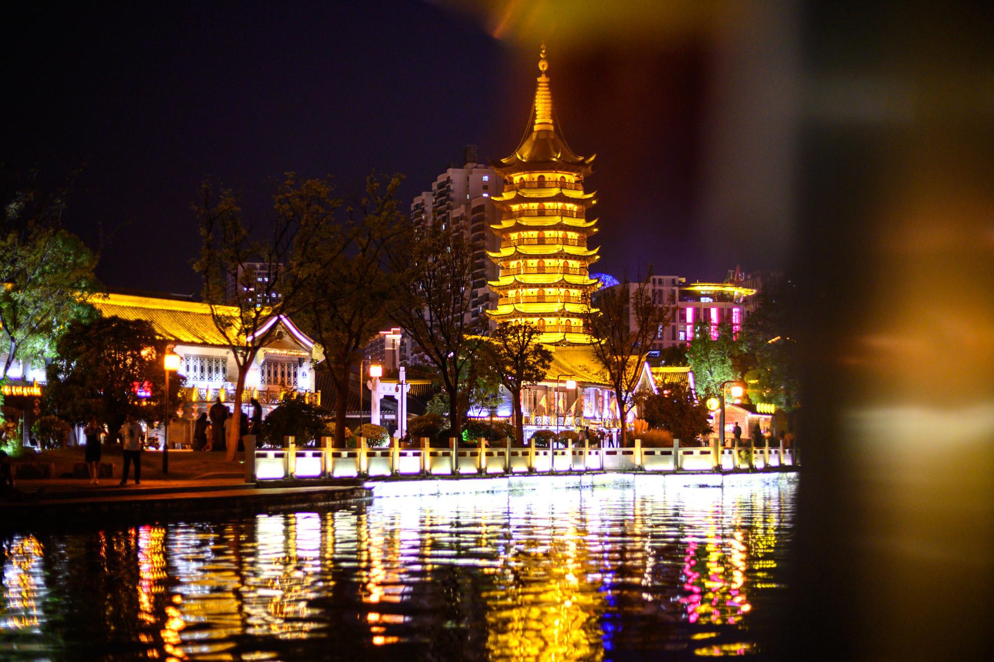 里运河是京杭大运河最早的一段,夜色原来那么美!不要错过哦 里运河是京杭大运河最早的一段,夜色原来那么美!不要错过哦