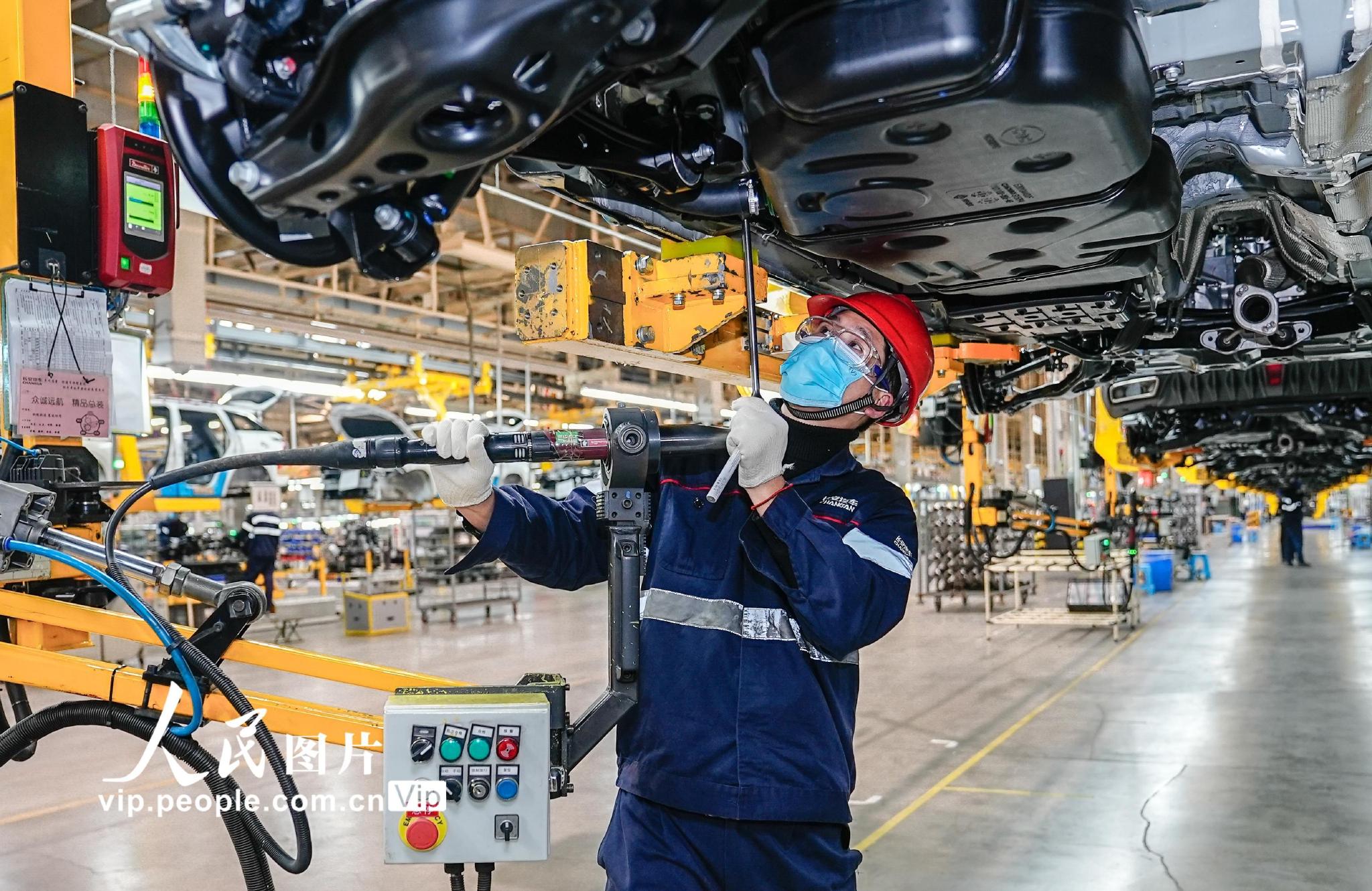 安徽合肥：制造业开足马力生产