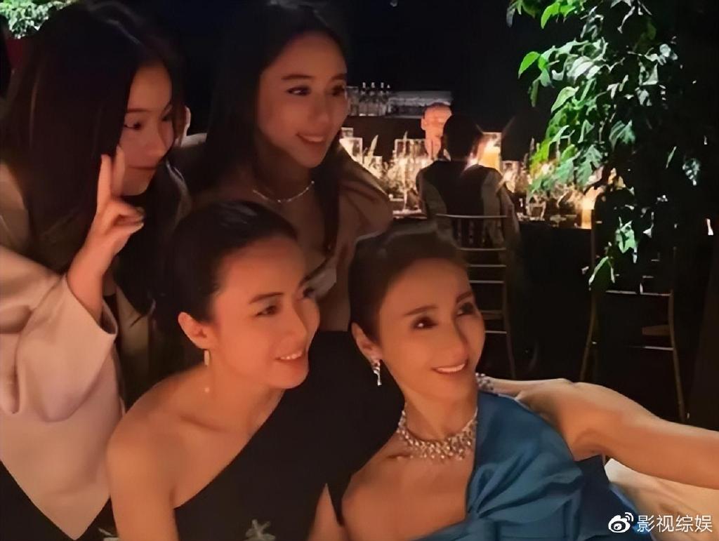 赌王小女何超欣硕士毕业后变名媛，穿衣暴露老气，不如姐姐何超莲休闲区蓝鸢梦想 - Www.slyday.coM