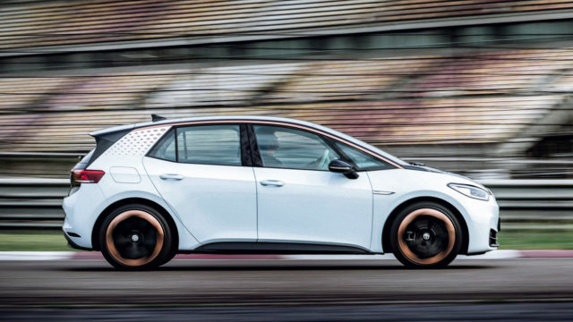 “明星产品”ID.3带领ID.家族销量破10.97万辆 稳坐合资纯电销冠