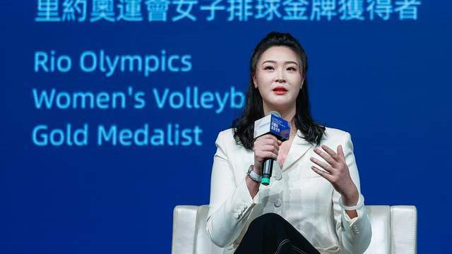 惠若琪纠正李颖错误，解说备受球迷好评：不当女排教练实在可惜了