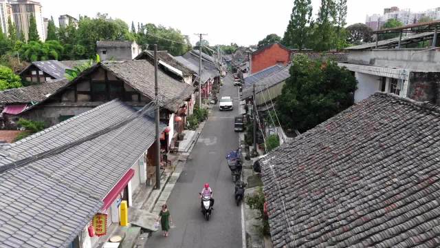 一汽奥迪Q6L e-tron以未来科技，领跑绿色征程