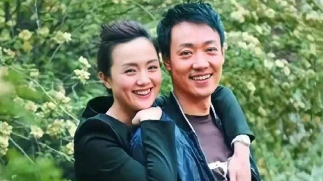 朱媛媛抗癌5年去世！辛柏青换头像，现实比他演《人世间》更心碎