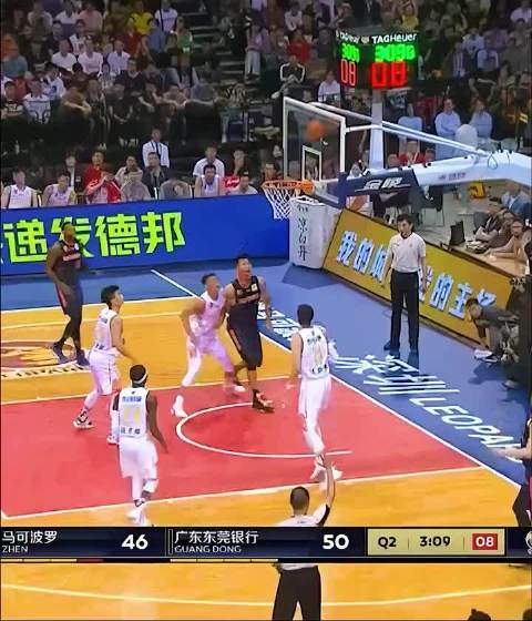 沈梓捷犯规阿联暴扣回应，广东vs深圳激烈对决