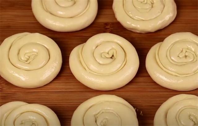 面粉别再蒸馒头了,教你馋嘴新做法,一包一卷,好吃到念念不忘休闲区蓝鸢梦想 - Www.slyday.coM 面粉别再蒸馒头了,教你馋嘴新做法,一包一卷,好吃到念念不忘休闲区蓝鸢梦想 - Www.slyday.coM