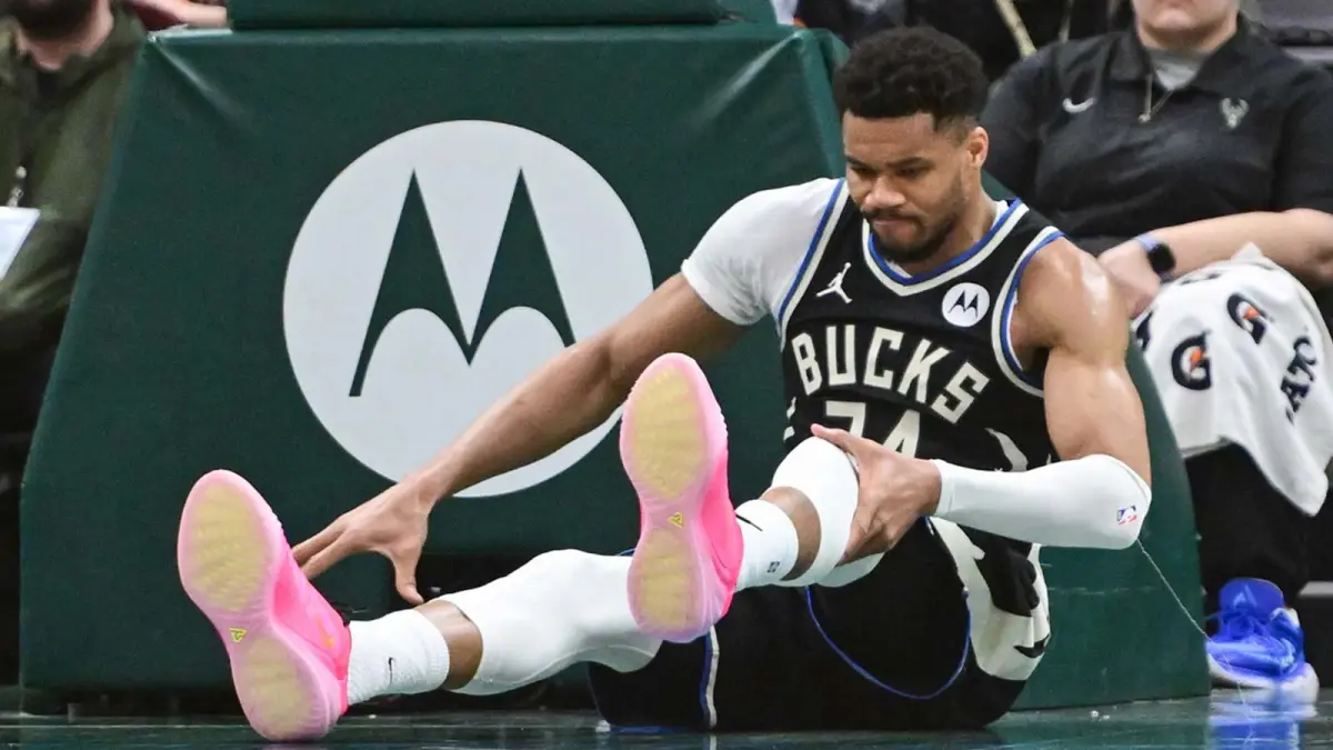 NBA休赛期恐迎巨变！字母哥离队，詹姆斯或退役，哈登恐跳出合同