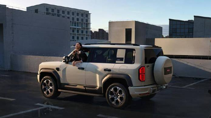 方程豹“双豹”来袭：豹5长续航版本、豹8大五座版上市