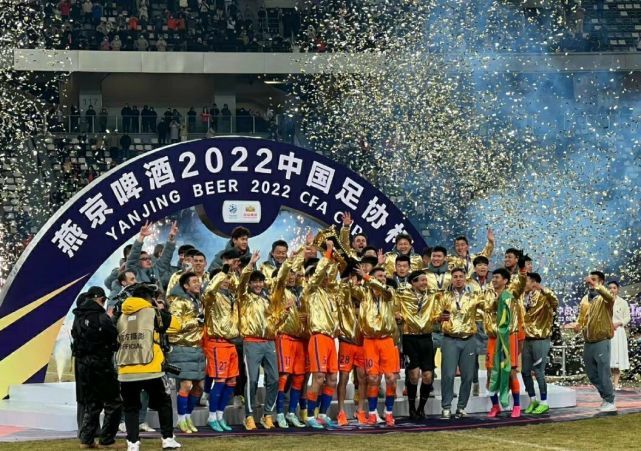 陈戌源上任4年，中国足坛35支球队解散！球迷：广州队意外保级？
