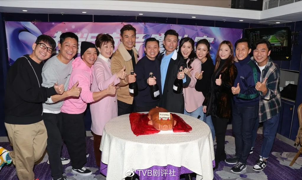 大搞庆功宴!TVB两位视帝直言想追生儿子,刘佩玥拿奖后倍感压力休闲区蓝鸢梦想 - Www.slyday.coM 大搞庆功宴!TVB两位视帝直言想追生儿子,刘佩玥拿奖后倍感压力休闲区蓝鸢梦想 - Www.slyday.coM