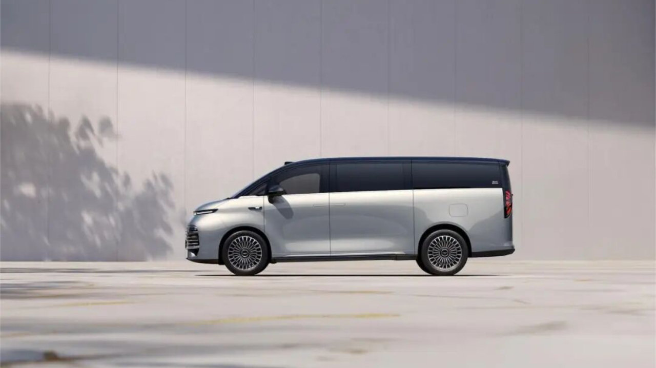 吉利银河V900，一款适配日常的家用MPV