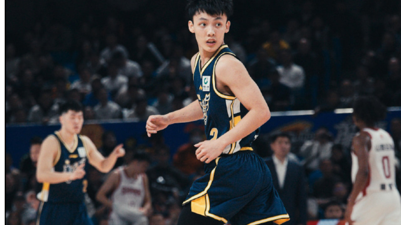 同省德比险胜!徐杰5记三分+里程碑完胜郭艾伦 郭士强观战引征召遐想