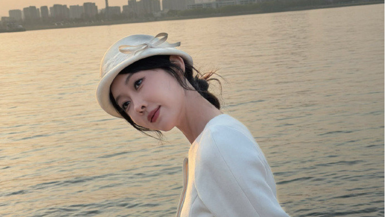 宣璐：湖畔边的优雅白月光