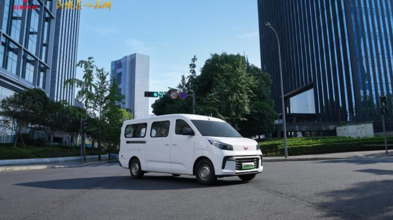 五菱扬光 Pro 增程版上市，10.48 万打通城配跨城全场景