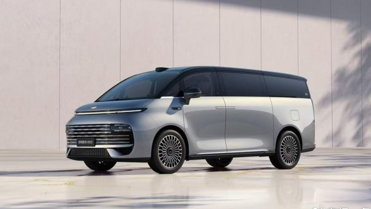 全新标识尽显尊崇 超级AI增程吉利银河 V900全球首秀