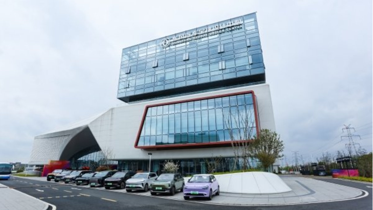 设计提升至集团核心战略 东风汽车发布设计哲学，全球设计中心启用