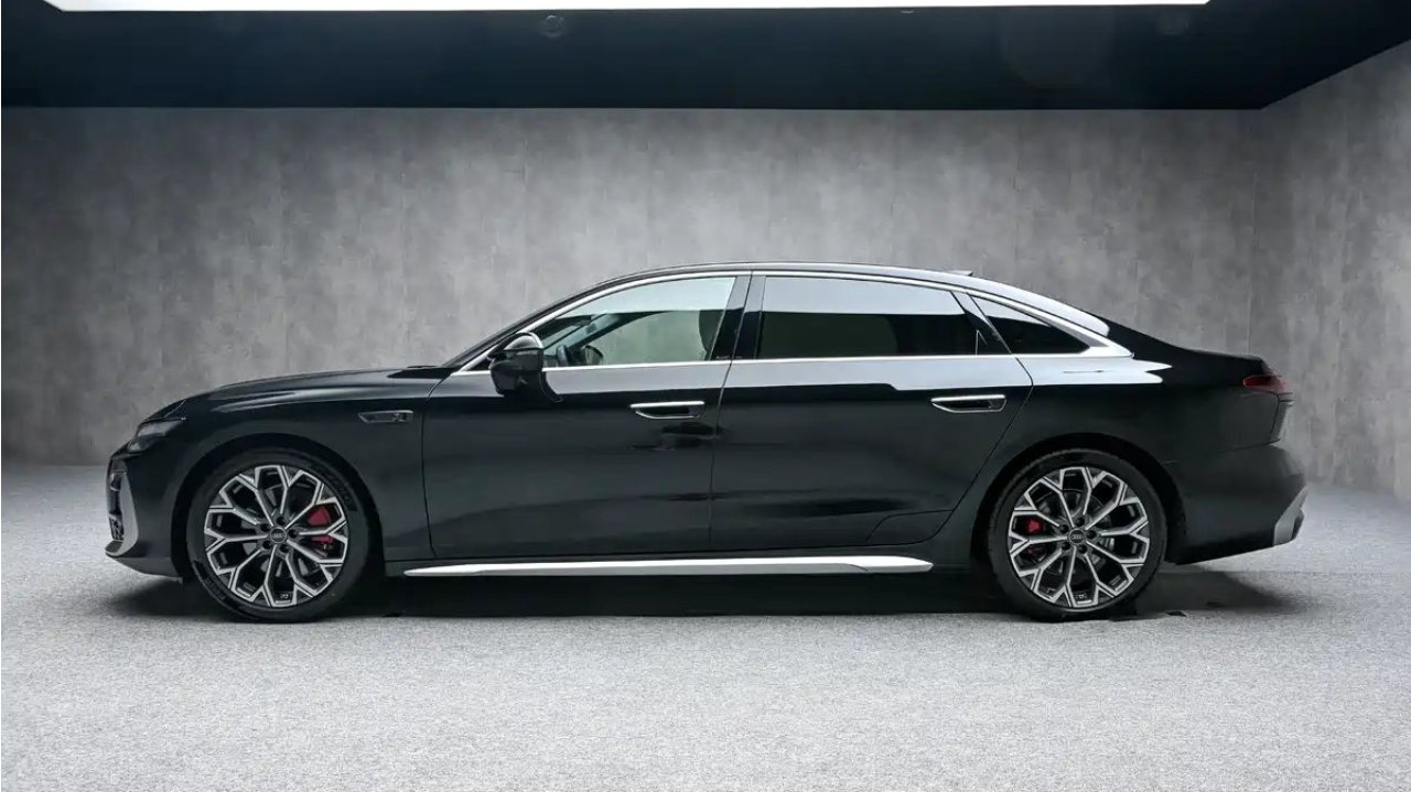 全新奥迪A6L来了，“官降”10.49万元，尺寸加长，外观变化大