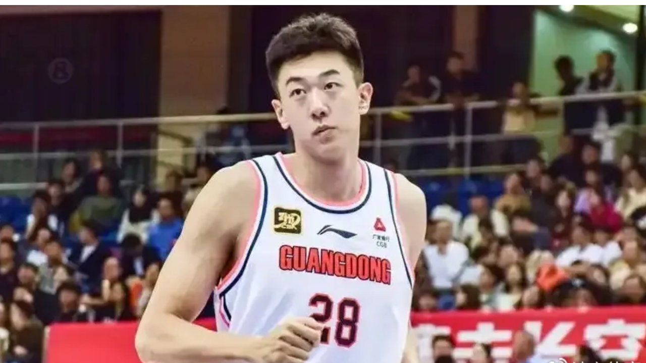 广东酝酿2换1交易，杨鸣回辽宁，山西主帅下课，新疆中锋领结婚证