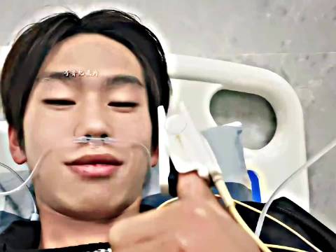 《命硬八字王》 深夜进山单挑野猪，被毒蛇咬伤刮骨疗伤，硬抗竹叶青不吭声