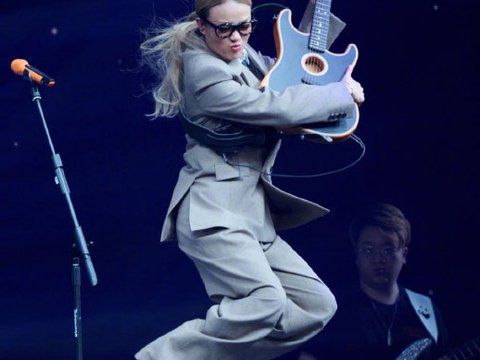 容祖儿“一张嘴直接win了”：从港普笑柄到字正腔圆的现场女王