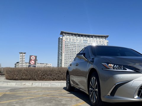 雷克萨斯ES300h车主:车很不错,但槽点也不少